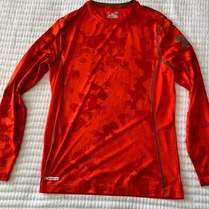 Men’s Under Armour large crew neck crew neck